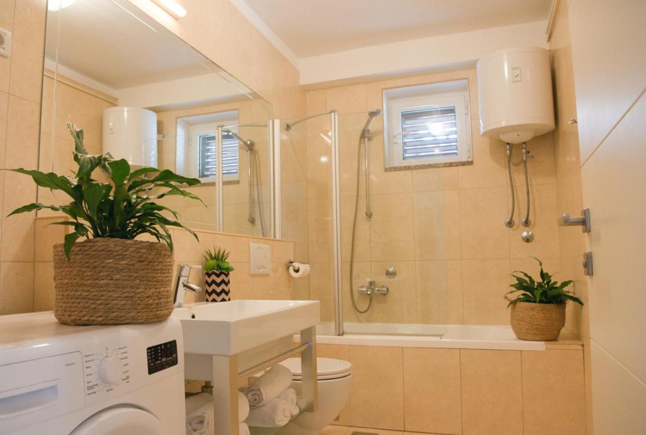 Apartments Sandra Πόρετς Εξωτερικό φωτογραφία