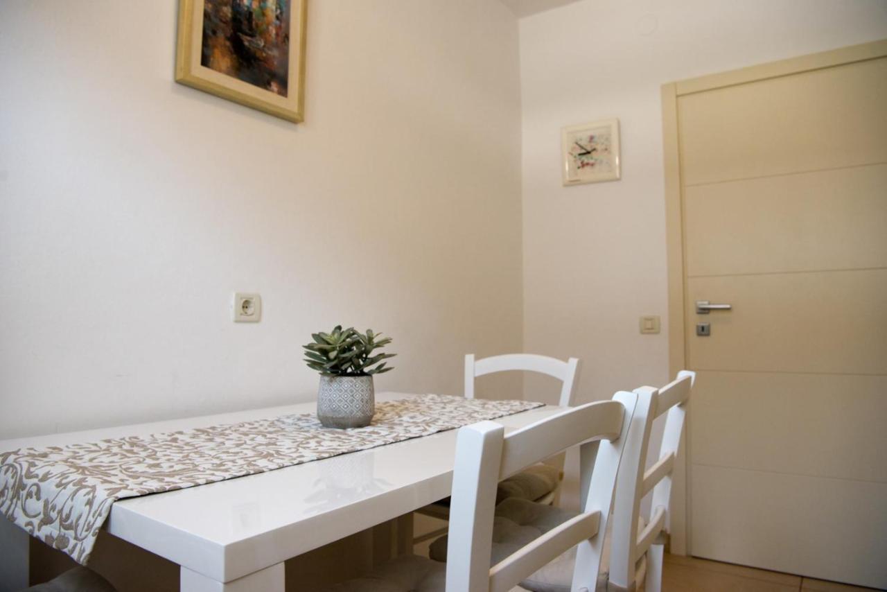 Apartments Sandra Πόρετς Εξωτερικό φωτογραφία