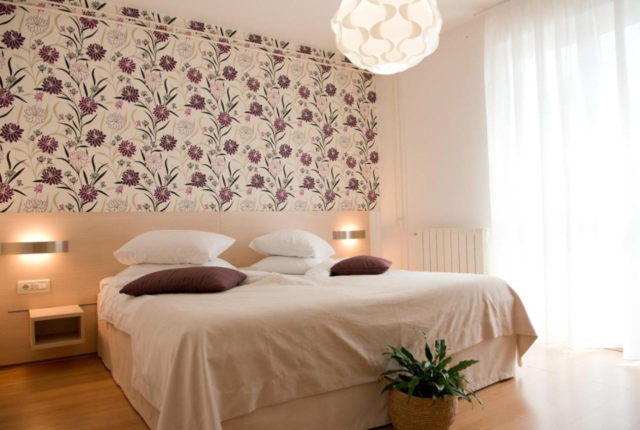 Apartments Sandra Πόρετς Εξωτερικό φωτογραφία