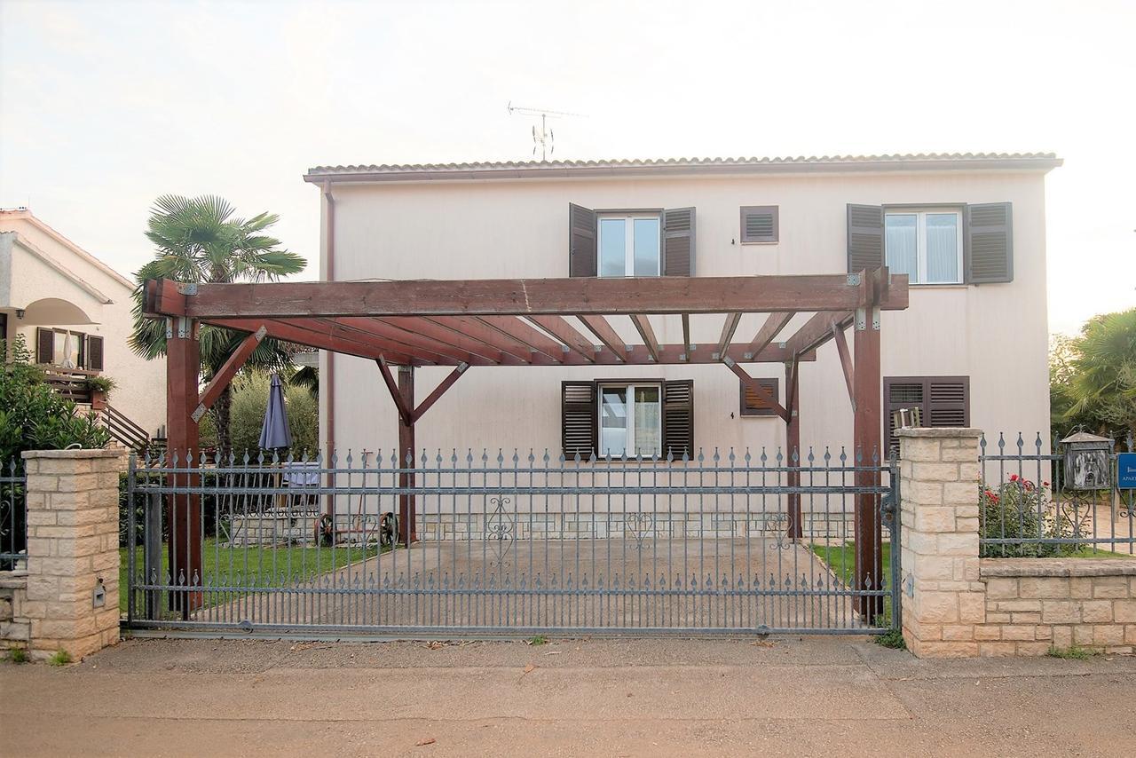 Apartments Sandra Πόρετς Εξωτερικό φωτογραφία